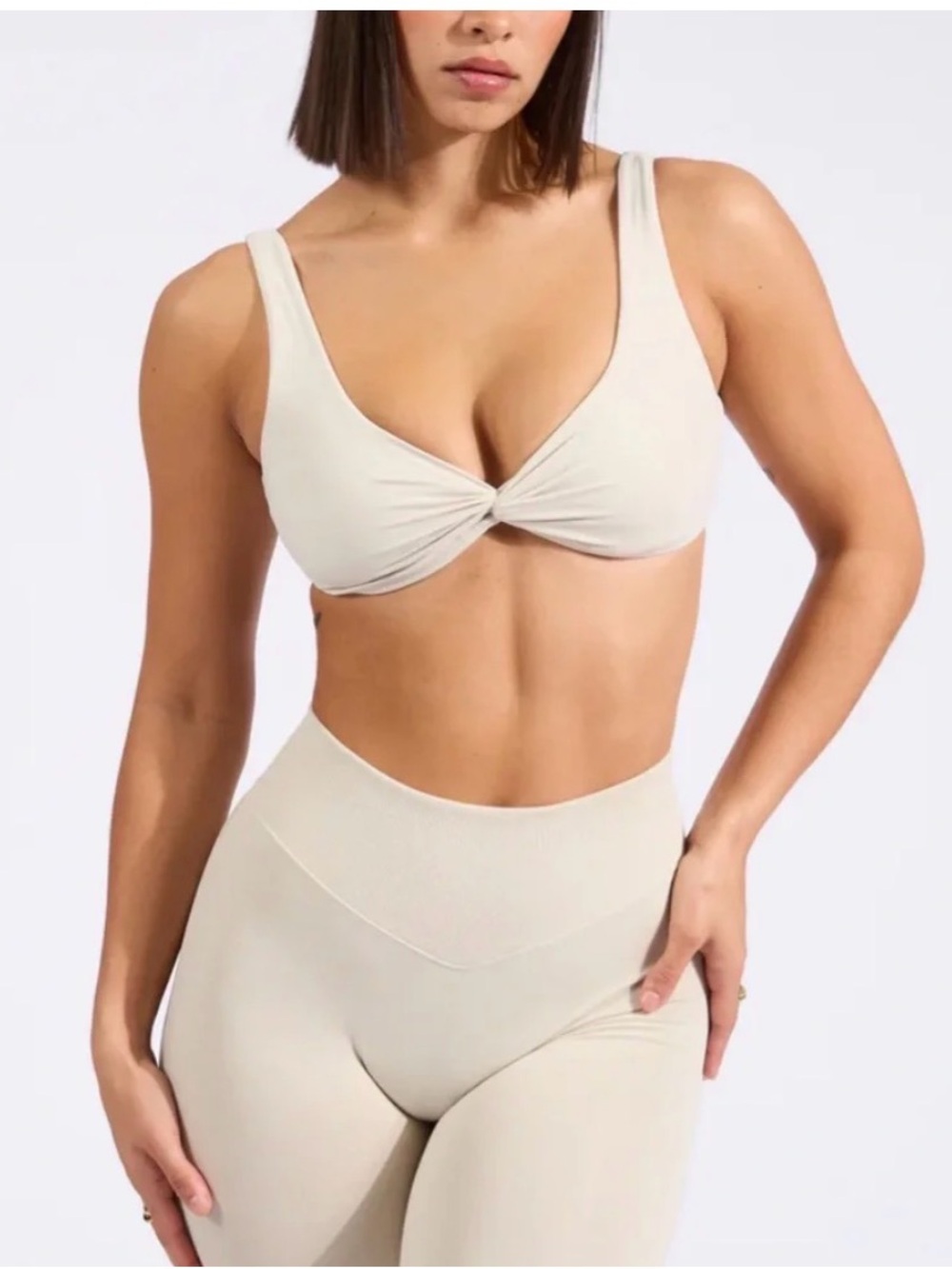 *NWT* BuffBbunny Twisted Sports Bra - Bone - Size Medium
